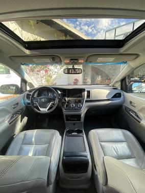 2015 Toyota Sienna XLE Premium