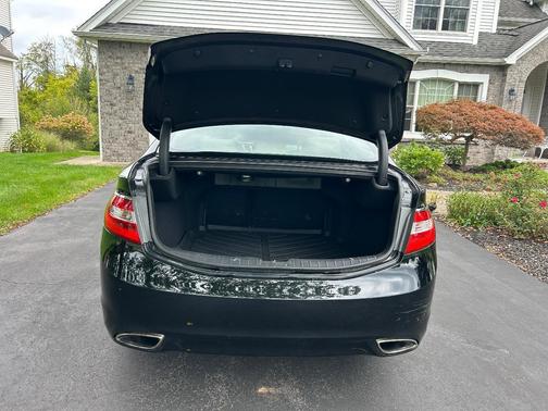 Black 2012 Hyundai Azera Base