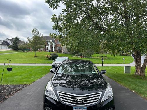 Black 2012 Hyundai Azera Base