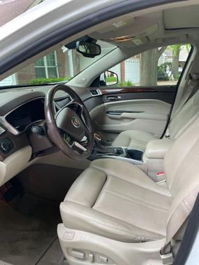 White 2014 Cadillac SRX Luxury Collection
