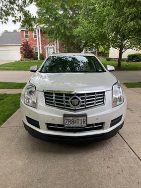 White 2014 Cadillac SRX Luxury Collection