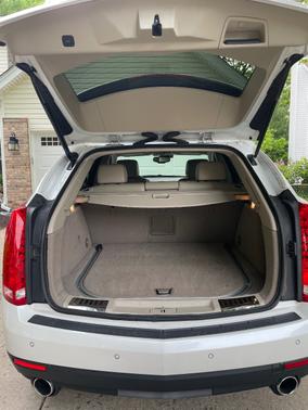 White 2014 Cadillac SRX Luxury Collection