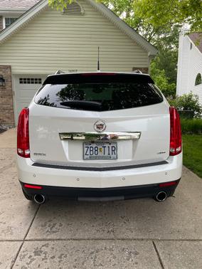 White 2014 Cadillac SRX Luxury Collection