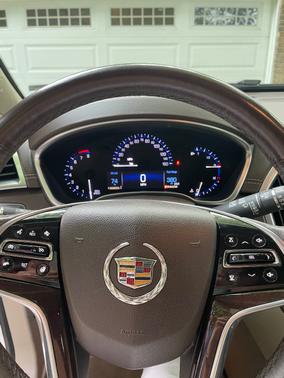 White 2014 Cadillac SRX Luxury Collection