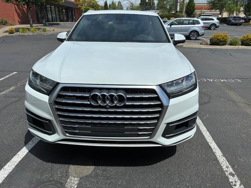 White 2017 Audi Q7 3.0T Premium Plus