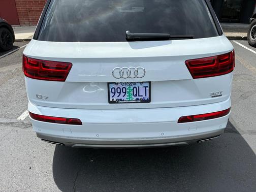 White 2017 Audi Q7 3.0T Premium Plus