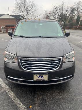 2016 Chrysler Town & Country Touring