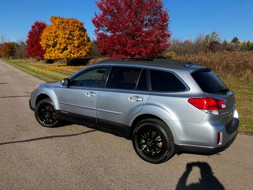 2014 Subaru Outback 3.6R Limited
