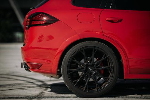 2013 Porsche Cayenne GTS