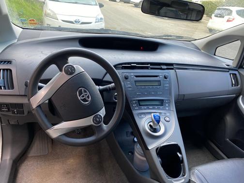 2011 Toyota Prius III