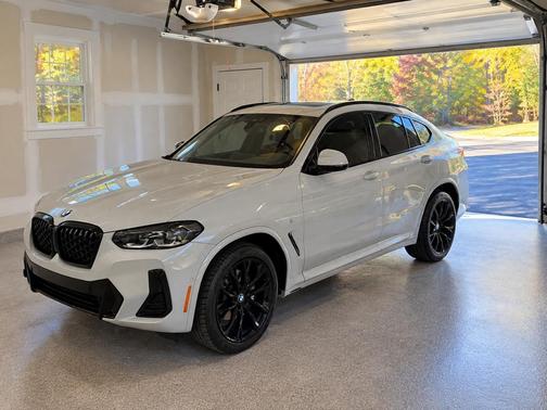 Gray 2023 BMW X4 xDrive30i