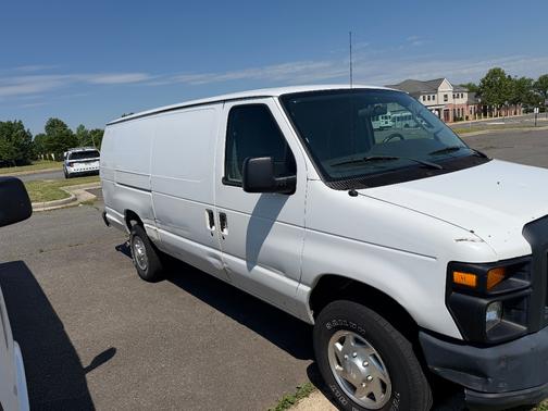 White 2014 Ford E350 Super Duty Cargo