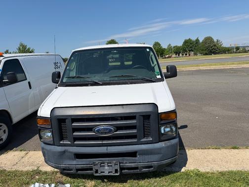 White 2014 Ford E350 Super Duty Cargo