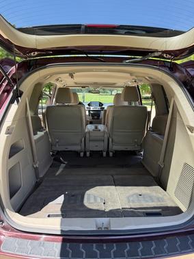 Red 2013 Honda Odyssey EX-L