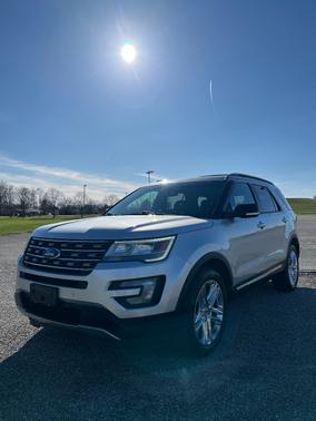 Silver 2016 Ford Explorer XLT