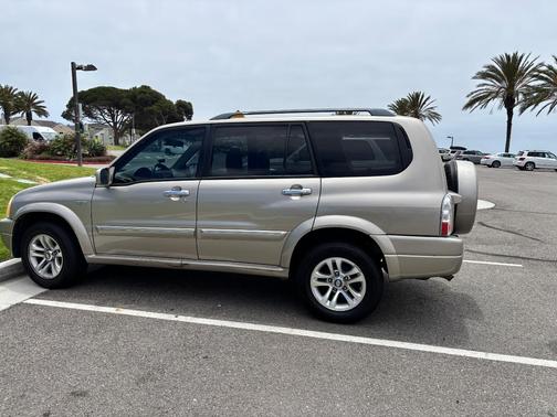 Beige 2005 Suzuki XL7 EX