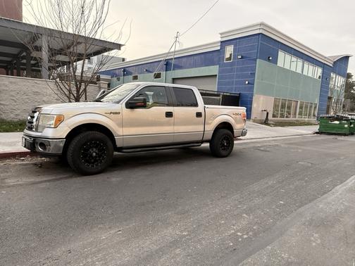 2010 Ford F-150 XLT SuperCrew