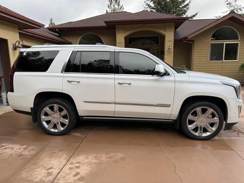 2019 Cadillac Escalade Premium Luxury