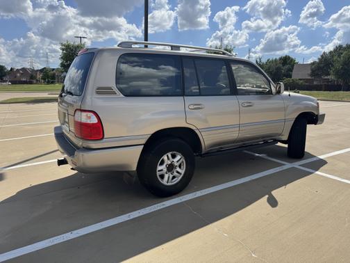 1998 Lexus LX 470 Base