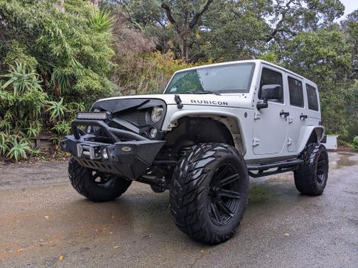 White 2018 Jeep Wrangler JK Unlimited Rubicon