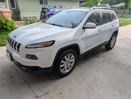 White 2016 Jeep Cherokee Limited
