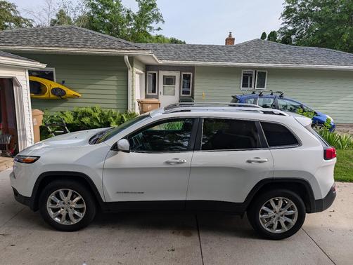 White 2016 Jeep Cherokee Limited
