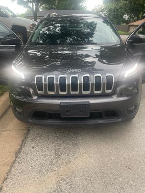 Gray 2017 Jeep Cherokee Latitude