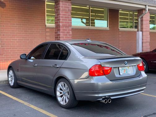 Gray 2011 BMW 328 i xDrive