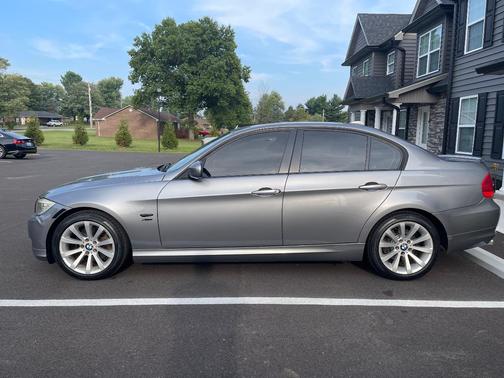 Gray 2011 BMW 328 i xDrive