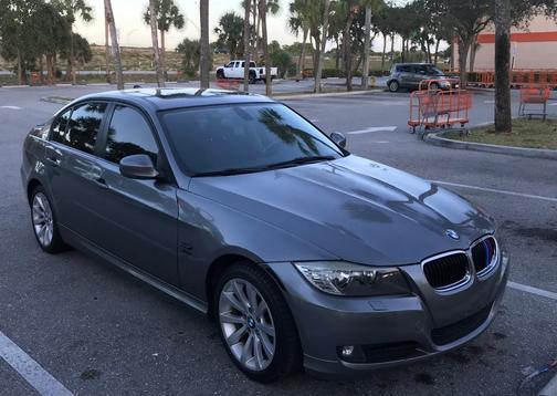 Gray 2011 BMW 328 i xDrive