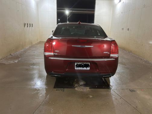 2016 Chrysler 300C Platinum