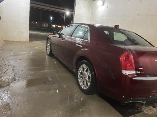 2016 Chrysler 300C Platinum