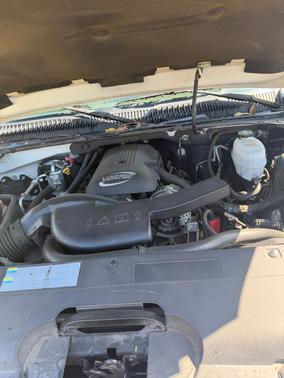White 2006 Chevrolet Avalanche 1500 LS