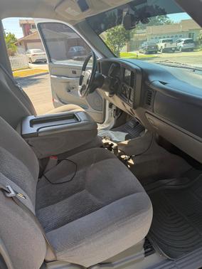 White 2006 Chevrolet Avalanche 1500 LS