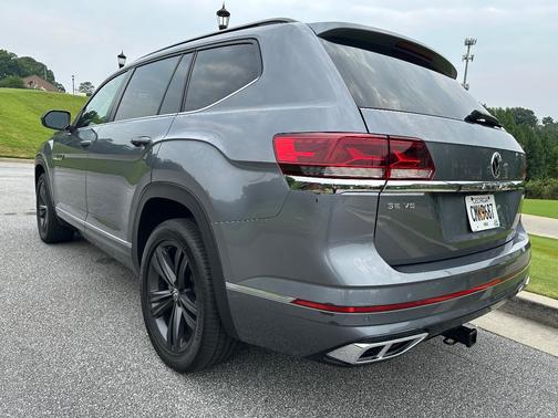 Gray 2021 Volkswagen Atlas 3.6L SE w/Technology R-Line