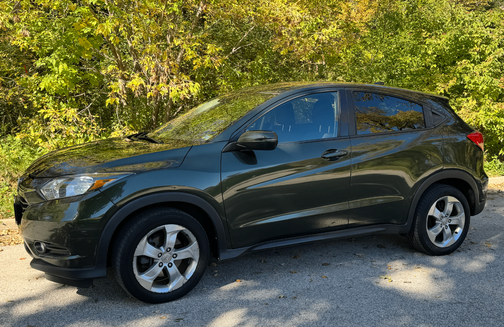 Green 2016 Honda HR-V EX