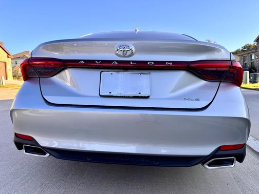 Silver 2021 Toyota Avalon XLE
