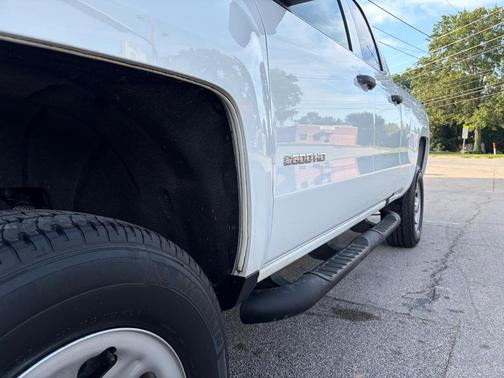 White 2018 Chevrolet Silverado 2500 WT