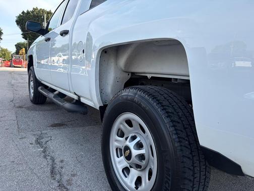 White 2018 Chevrolet Silverado 2500 WT