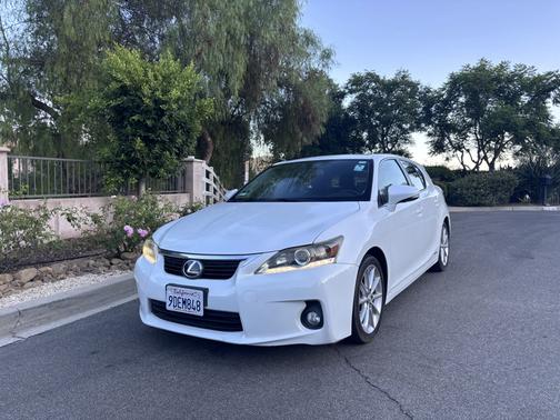 White 2011 Lexus CT 200h Premium