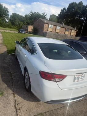 White 2015 Chrysler 200 Limited