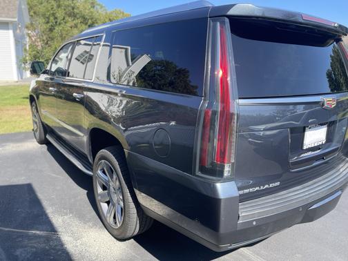 Gray 2019 Cadillac Escalade ESV Luxury