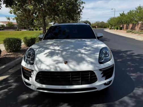 White 2017 Porsche Macan Macan