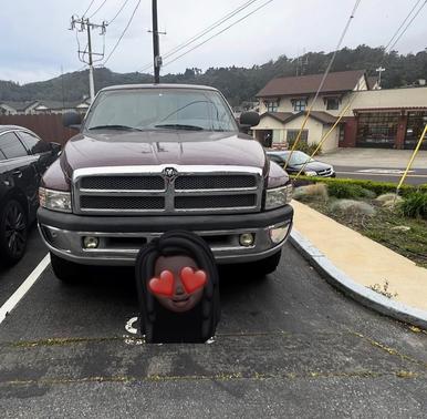 Red 2000 Dodge Ram 1500 Base