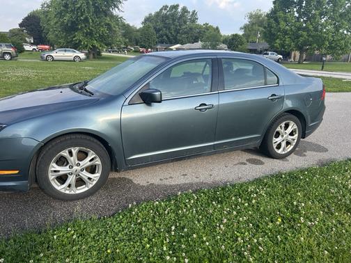 Blue 2012 Ford Fusion SE