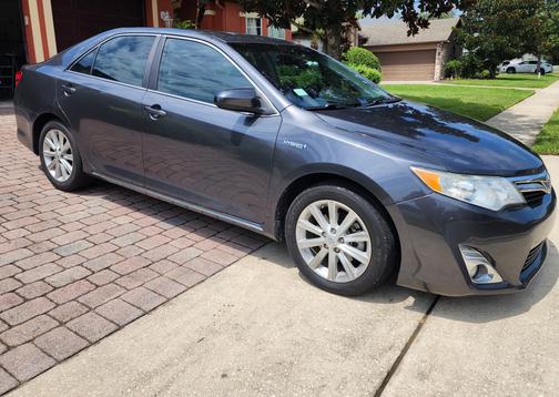 2012 Toyota Camry Hybrid XLE