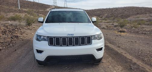White 2018 Jeep Grand Cherokee Laredo E