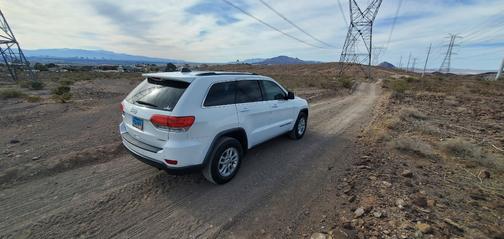 White 2018 Jeep Grand Cherokee Laredo E