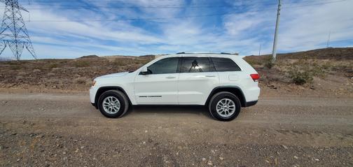 White 2018 Jeep Grand Cherokee Laredo E