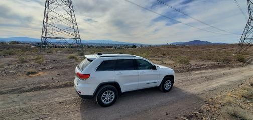 White 2018 Jeep Grand Cherokee Laredo E